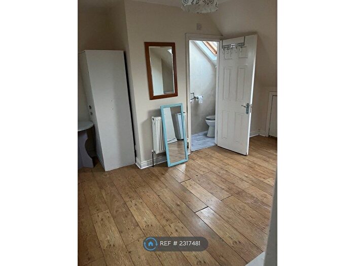 2 Bedroom Flat To Rent In Wellesley Road, Slough, SL1