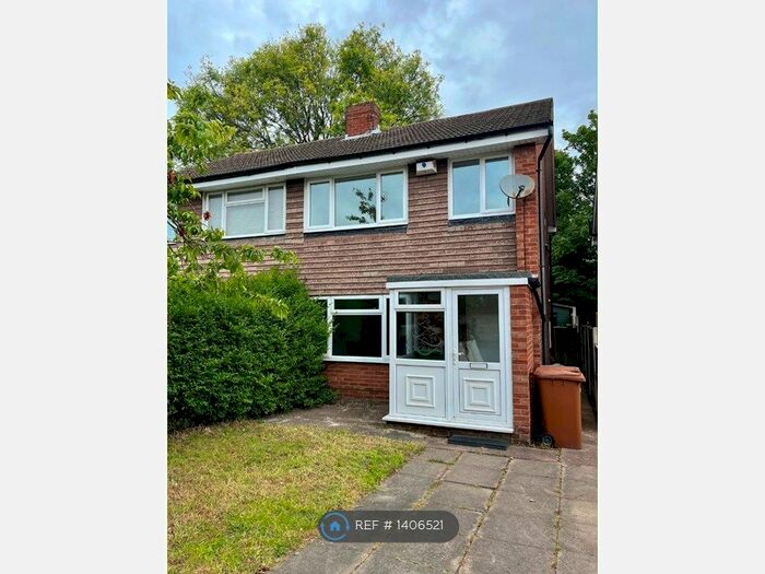 3 Bedroom Semi-Detached House To Rent In Walsall, Walsall, WS1