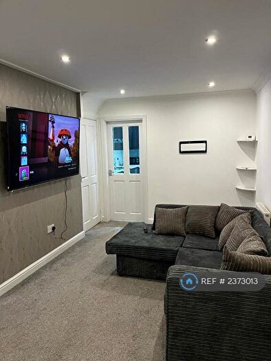 3 Bedroom Semi-Detached House To Rent In Beech Grove, Crewe, CW1