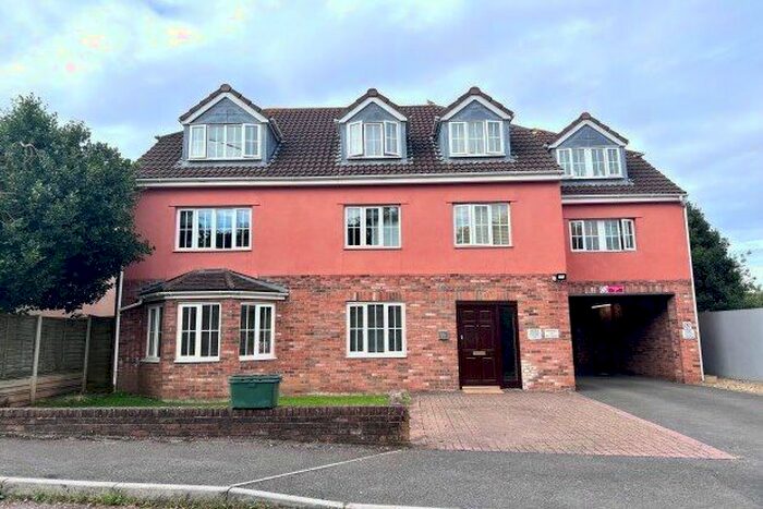 2 Bedroom Flat To Rent In Lower Station Road, Bristol, BS16