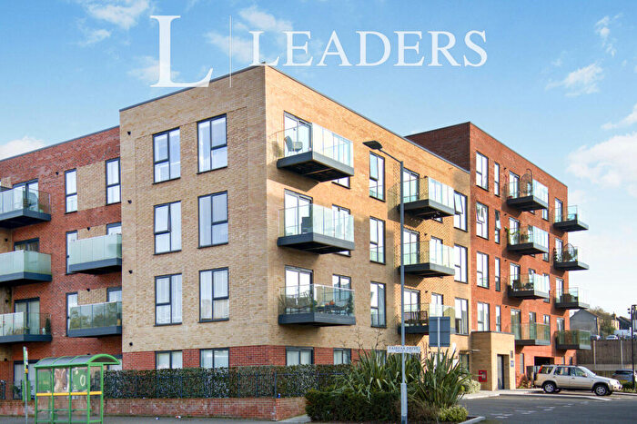 2 Bedroom Flat To Rent In Prospect Place, Fairfax Drive, Westcliff On Sea, SS0