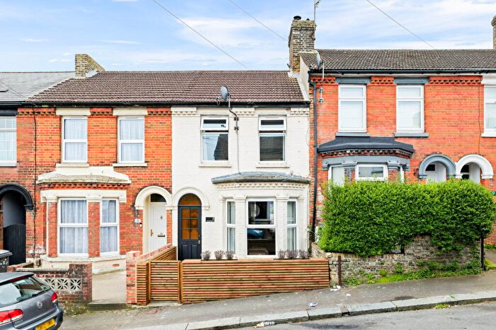 3 Bedroom Terraced House For Sale In Lascelles Road, Dover, CT17