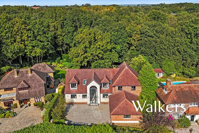 5 Bedroom Detached House For Sale In Glanthams Close, Shenfield, CM15