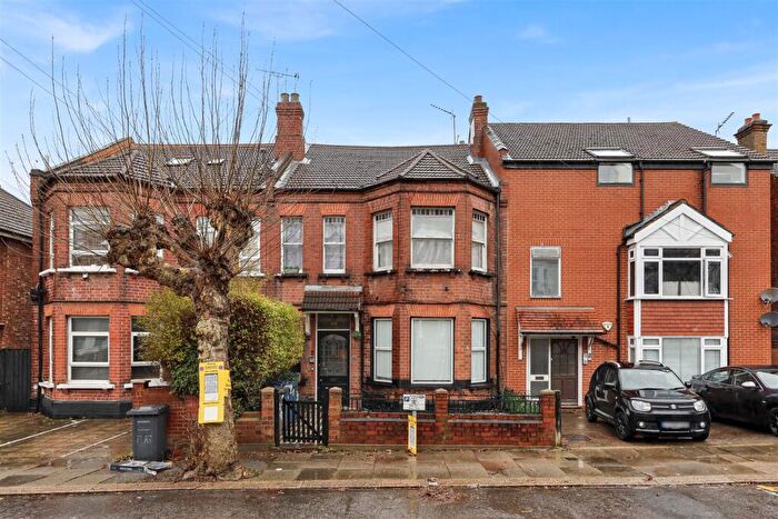 2 Bedroom Flat To Rent In Mount Road, London, NW4