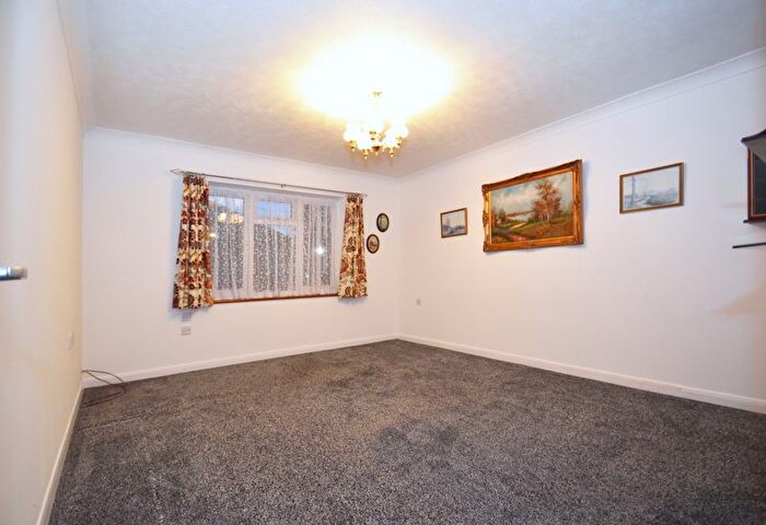 1 Bedroom Flat For Sale In Canterbury Road, Sittingbourne, ME10