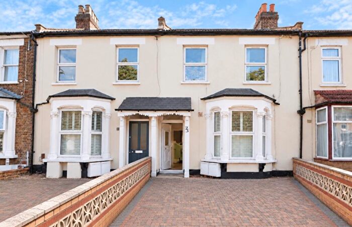 2 Bedroom Apartment To Rent In Northcote Road, London, E17