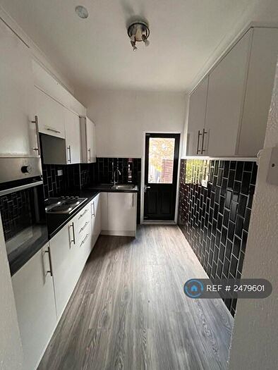 1 Bedroom Flat To Rent In Brightwell Avenue, Westcliff-On-Sea, SS0