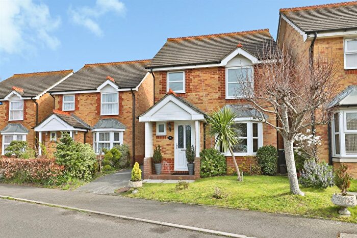 3 Bedroom Detached House For Sale In Pennant Way, Christchurch, BH23