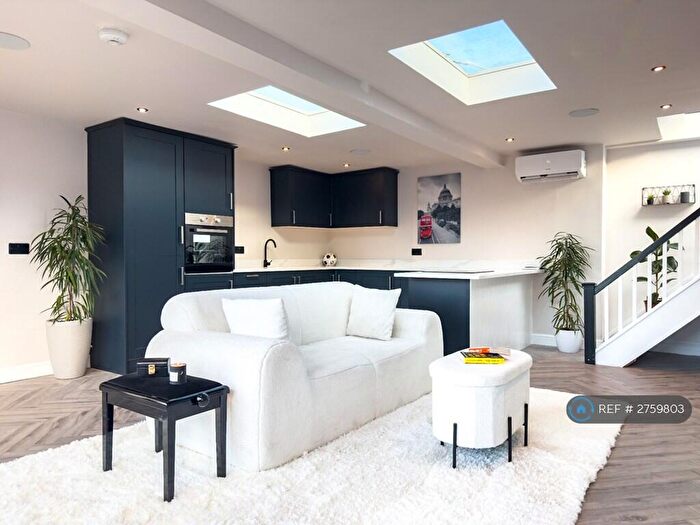 3 Bedroom Penthouse To Rent In Welsh Row, Nantwich, CW5