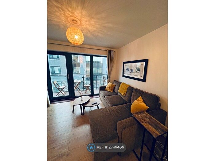 2 Bedroom Flat To Rent In Gartlet Road, Watford, WD17