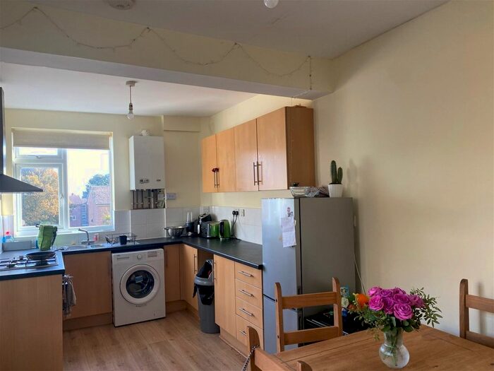 4 Bedroom Terraced House To Rent In Tasker Road, Sheffield, S10