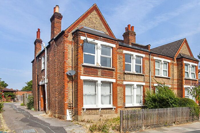 2 Bedroom Maisonette For Sale In Palmerston Road, Bowes Park, N22