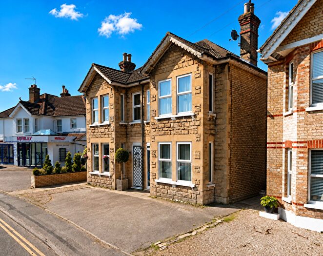 4 Bedroom Semi-Detached House To Rent In Sandbanks Road, Poole, BH14