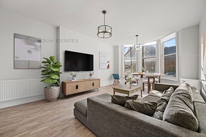 1 Bedroom Flat To Rent In Sinclair Road, West Kensington, W14