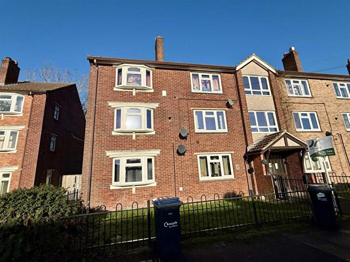 2 Bedroom Flat For Sale In Mayenne Place, Devizes, SN10