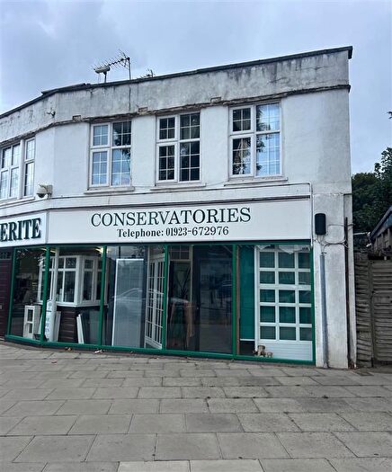 2 Bedroom Flat For Sale In Courtlands Drive, Watford, WD17