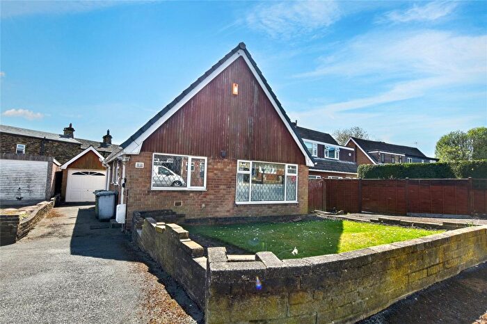 2 Bedroom Detached Bungalow For Sale In Beverley Gardens, Batley, West Yorkshire, WF17