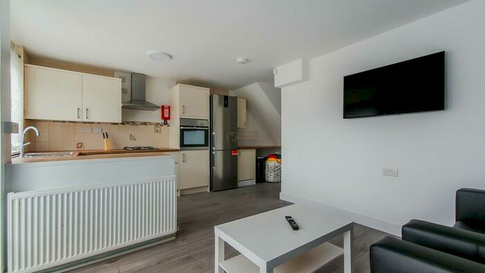 4 Bedroom Terraced House To Rent In Lingard Close, Birmingham, B7
