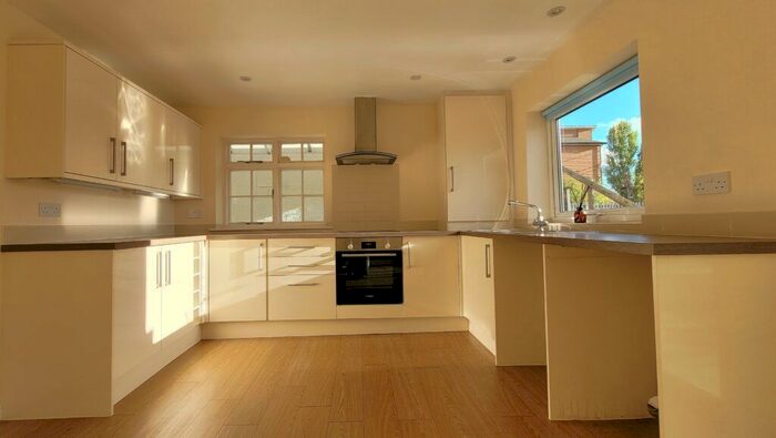 4 Bedroom Detached House To Rent In Banbury Road, Brackley, South Northants, NN13