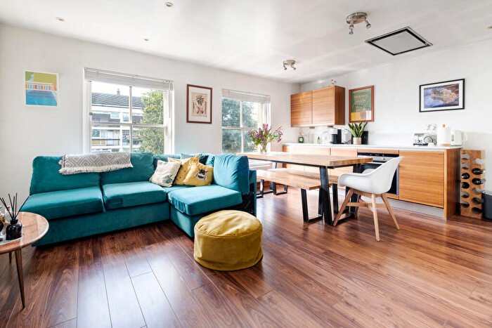 2 Bedroom Flat For Sale In Albion Drive, London, E8