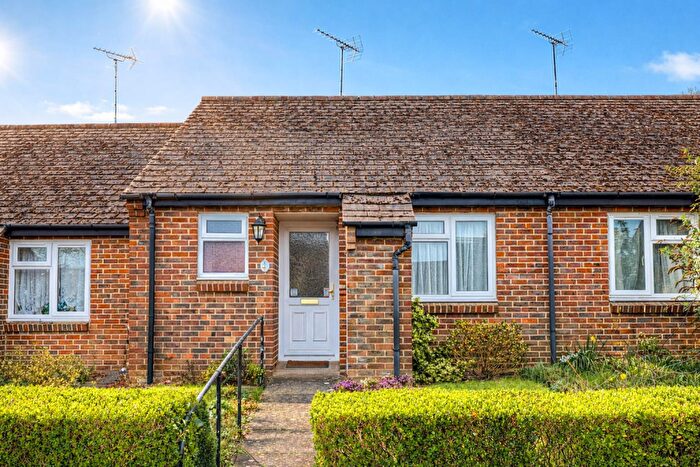 1 Bedroom Terraced Bungalow For Sale In The Close, Henley-On-Thames, RG9