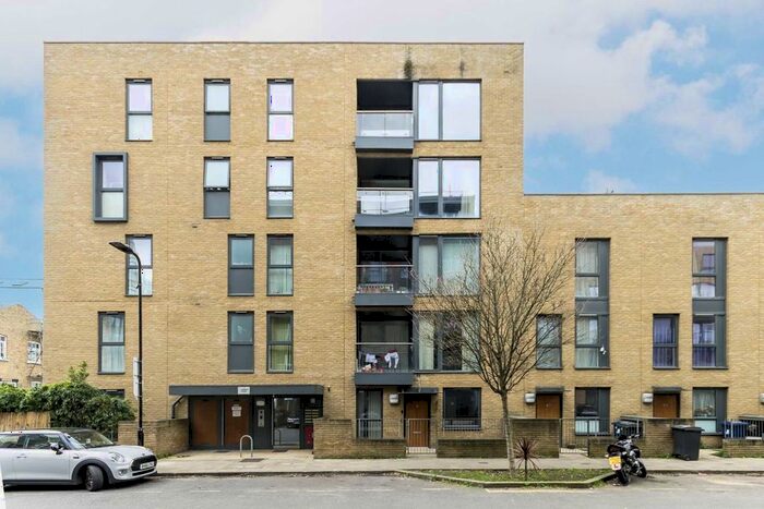 2 Bedroom Flat To Rent In Tewkesbury Road, London, W13