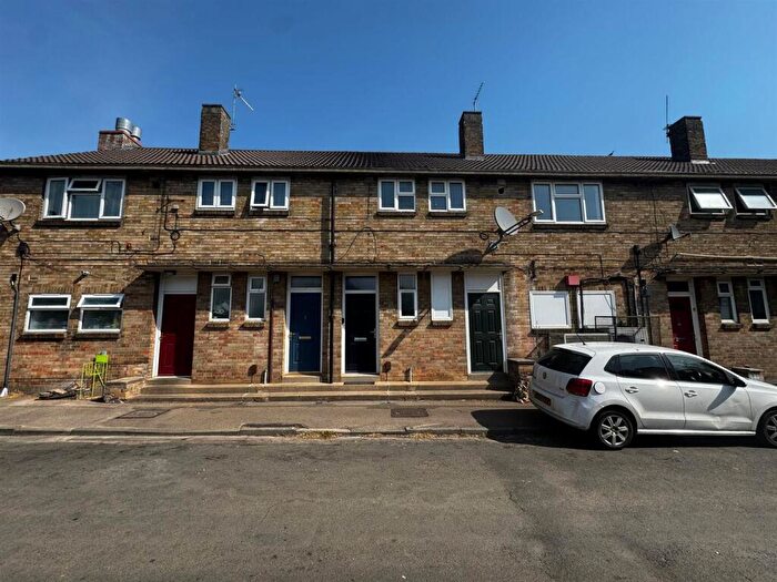 2 Bedroom Flat To Rent In Hill Close, Peterborough, PE1