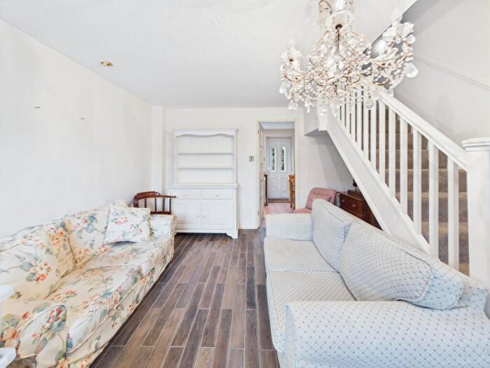 2 Bedroom Link Detached House For Sale In Churchill Close, Barrs Court, BS30