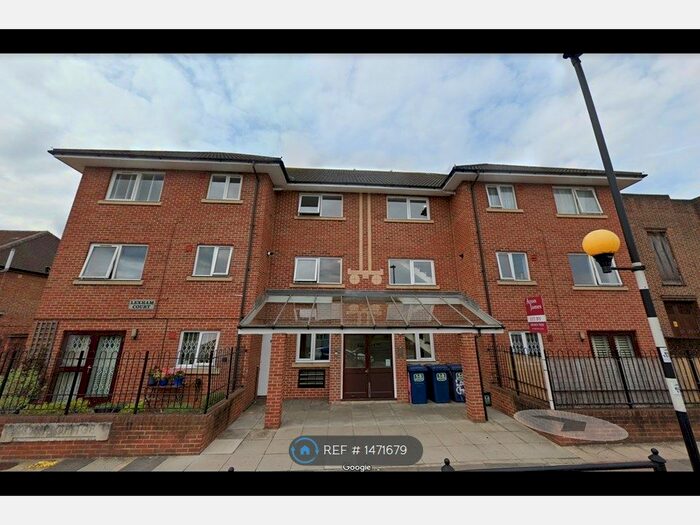 2 Bedroom Flat To Rent In Lexham Court, Greenford, UB6
