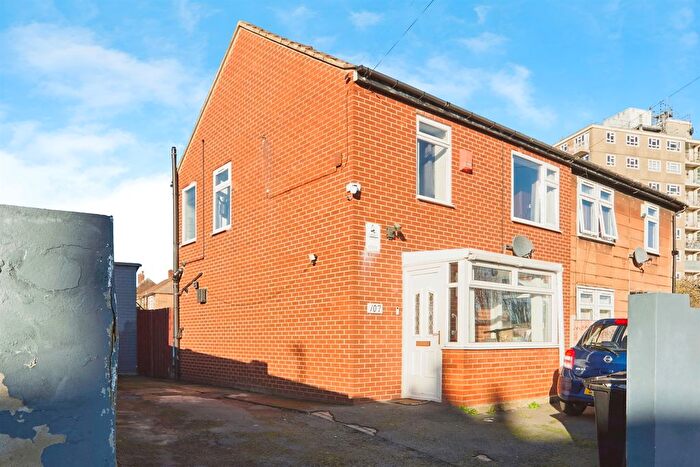 3 Bedroom Semi-Detached House For Sale In Foundry Approach, Leeds, LS9