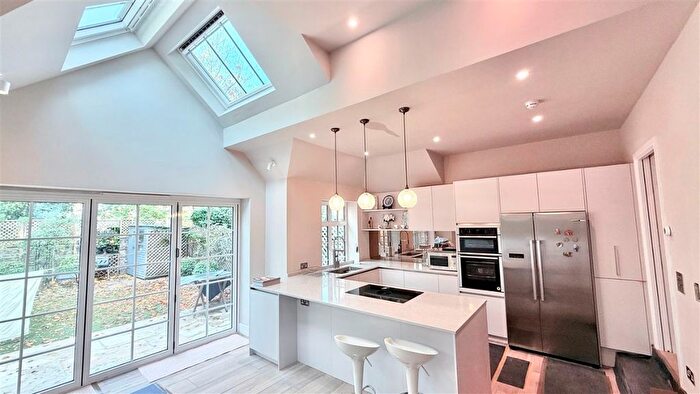 5 Bedroom Semi Detached House To Rent In Lichfield Gardens, Richmond, TW9