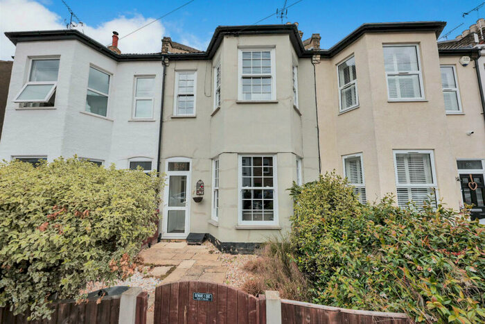 3 Bedroom Terraced House To Rent In West Road, Southend-on-sea, SS3