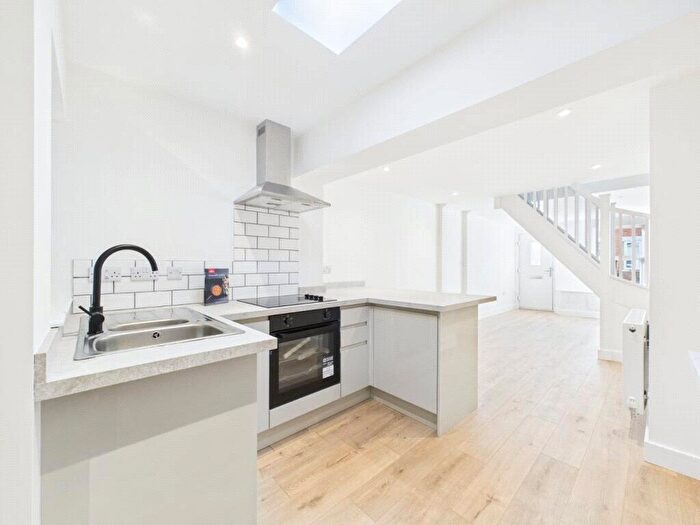 2 Bedroom Terraced House To Rent In High Street, Gloucester, Gloucestershire, GL1