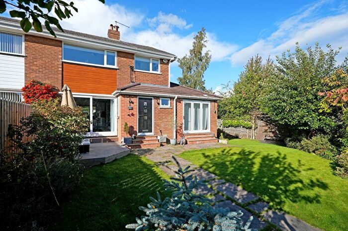 3 Bedroom Semi-Detached House For Sale In Barncliffe Close, Sheffield, S10