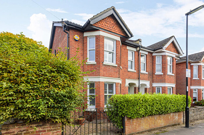 4 Bedroom Semi Detached House To Rent In Heatherdeane Road, Highfield, Southampton, Hampshire, SO17