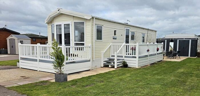 2 Bedroom Caravan For Sale In Flag Hill, Great Bentley, Colchester, CO7
