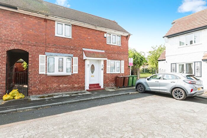 3 Bedroom Semi-Detached House For Sale In Beech Tree Road, Featherstone, Pontefract, WF7