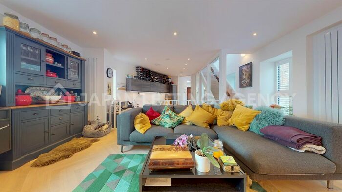 3 Bedroom Semi-Detached House To Rent In Crown Street, Acton, London, W3