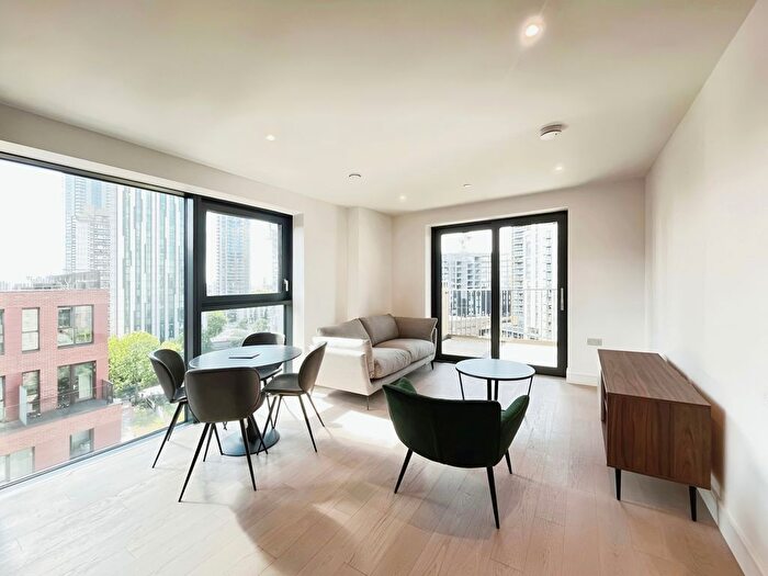 2 Bedroom Flat To Rent In Hawksbury Heights, Hewson Way, SE17