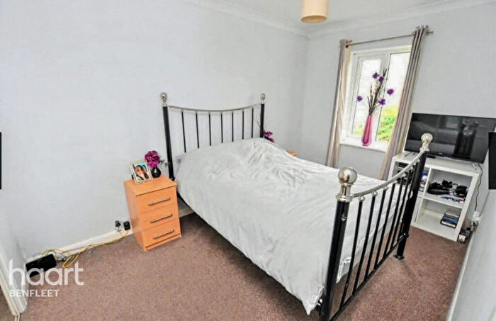 2 Bedroom Block Of Apartments For Sale In London Road, Benfleet, SS7