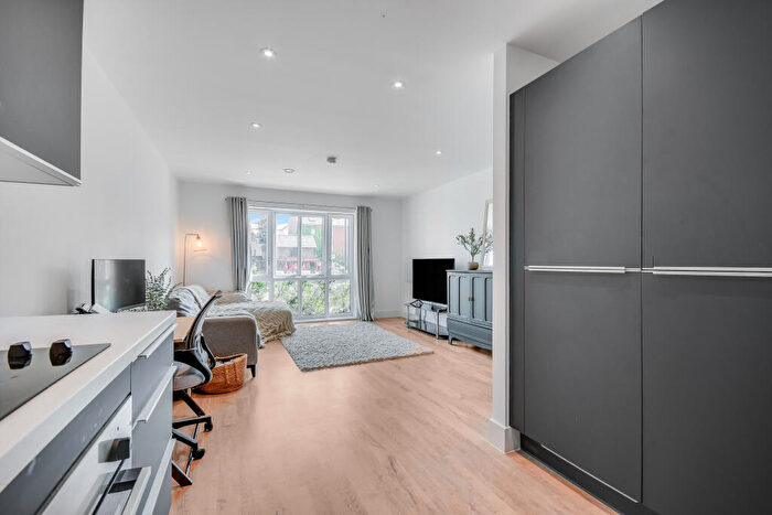 1 Bedroom Flat For Sale In Wicket House, Springfield Road, Chelmsford, CM2