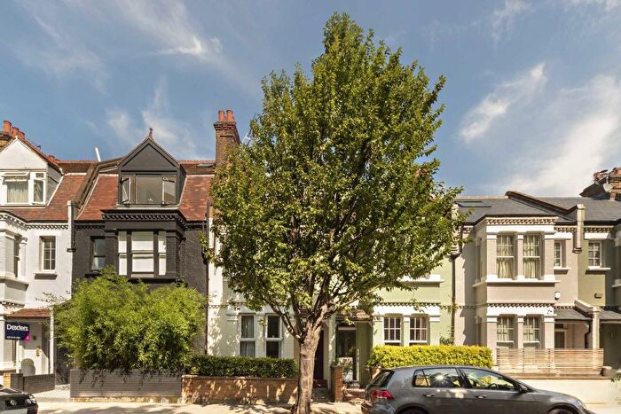 2 Bedroom Flat To Rent In Shinfield Street, Shepherds Bush, W12