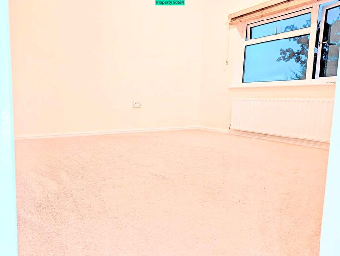 3 Bedroom Semi-Detached House To Rent In Balcombe Road, Rugby, CV22