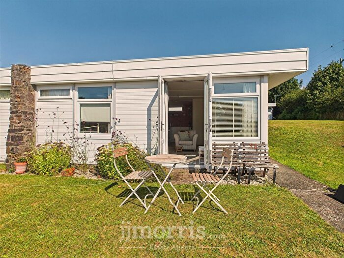 2 Bedroom Chalet For Sale In Cuffern, Roch, SA62