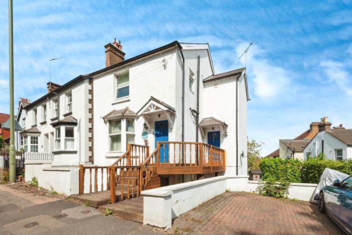 1 Bedroom Flat For Sale In Mill Street, Redhill, Surrey, RH1