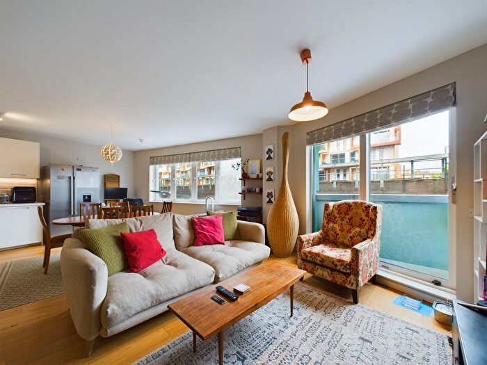 2 Bedroom Flat For Sale In Steedman Street, London, SE17