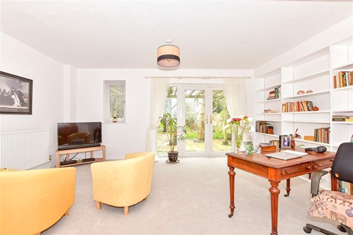 5 Bedroom Detached House For Sale In Stein Road, Southbourne, Hampshire, PO10