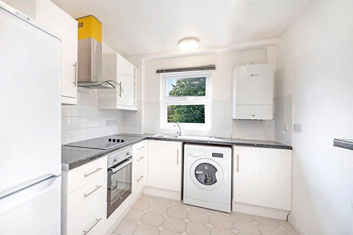 2 Bedroom Flat To Rent In Priory Road, Parsons Lodge, London, NW6