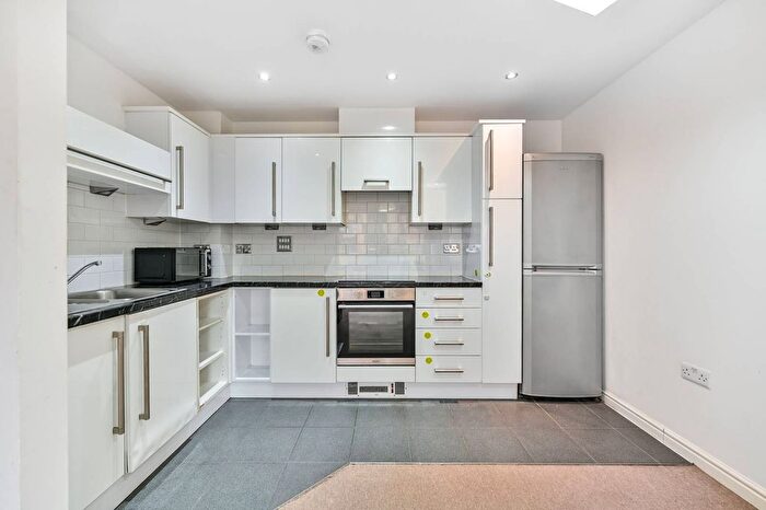 1 Bedroom Flat To Rent In Prince Regent Road, Hounslow, TW3