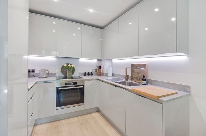 1 Bedroom Flat For Sale In Lismore Boulevard, London, NW9